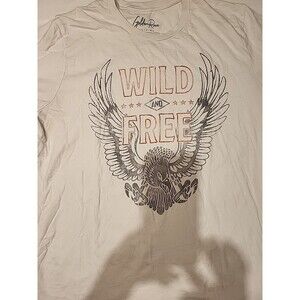 Men's Med/large Graphic tee S/S distressed "Wild and Free"
